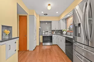 2235 N 83rd St, Wauwatosa, WI 53213 - Photo 12