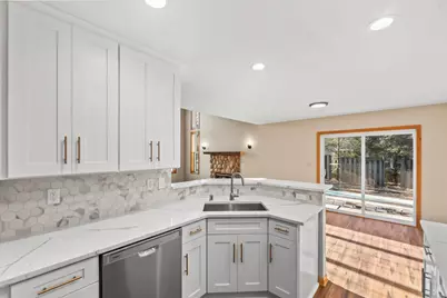 N27W26457  Christian Ct #A, Pewaukee, WI 53072 - Photo 4