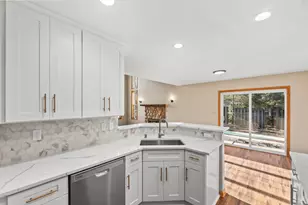 N27W26457 Christian Ct, Pewaukee, WI 53072 - Photo 4