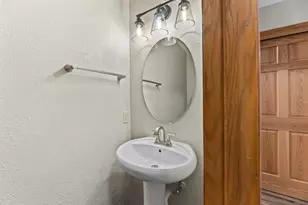 N27W26457 Christian Ct, Pewaukee, WI 53072 - Photo 24