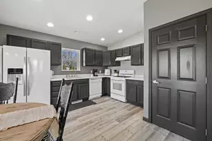 5222 Springbrook Rd, Pleasant Prairie, WI 53158 - Photo 10