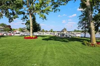 269  Fontana Blvd #2555, Fontana, WI 53125 - Photo 2