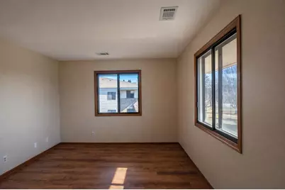 112 E Freistadt Rd #H, Thiensville, WI 53092 - Photo 8