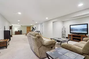 987 Prairieview Cir, Oconomowoc, WI 53066 - Photo 34