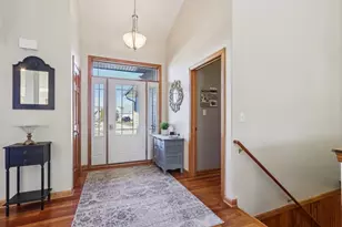 987 Prairieview Cir, Oconomowoc, WI 53066 - Photo 4