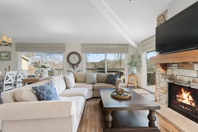 714  Thornridge Ct #B, Fontana, WI 53125 - Photo 12