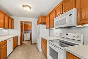 891 Sweetbriar Dr, Elkhorn, WI 53121 - Photo 10