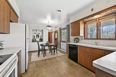 2451 N 115th St, Wauwatosa, WI 53226 - Photo 14