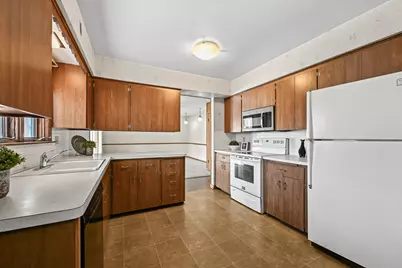 2451 N 115th St, Wauwatosa, WI 53226 - Photo 12