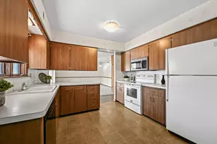 2451 N 115th St, Wauwatosa, WI 53226 - Photo 12