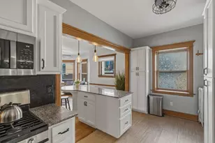 1714 E Kane Pl, Milwaukee, WI 53202 - Photo 16