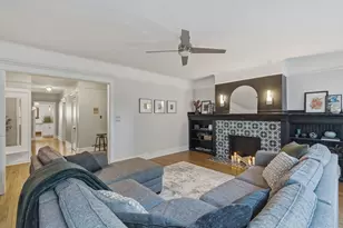 1714 E Kane Pl, Milwaukee, WI 53202 - Photo 2