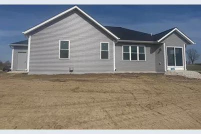 622  Champions Ct, Jefferson, WI 53549 - Photo 4