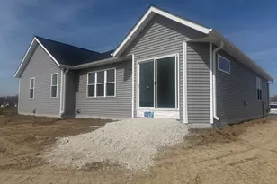 622 Champions Ct, Jefferson, WI 53549 - Photo 2