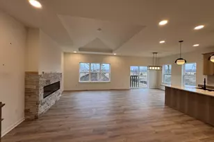 W149N11976 Red Holly Dr, Germantown, WI 53022 - Photo 4