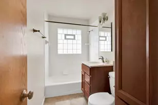 2885 S 102nd St, West Allis, WI 53227 - Photo 8