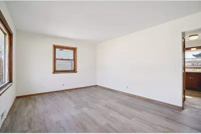 1539  Birch Dr, Waukesha, WI 53188 - Photo 6