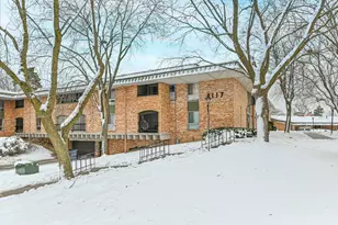 4117 W Rivers Edge Cir, Brown Deer, WI 53209 - Photo 4