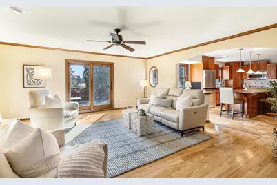 12044 N Maryhill Ct, Mequon, WI 53092 - Photo 4