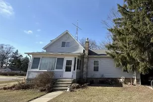 302 N Church St St, Elkhorn, WI 53121 - Photo 1