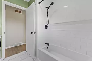 N77W14914 Menomonee Manor Dr, Menomonee Falls, WI 53051 - Photo 22