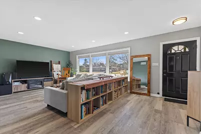 N77W14914  Menomonee Manor Dr, Menomonee Falls, WI 53051 - Photo 16