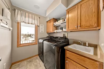 W239S6002  Chinook Ct, Waukesha, WI 53189 - Photo 14
