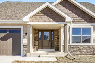 1364 Periwinkle Pass, Oconomowoc, WI 53066 - Photo 2
