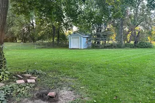 N35W28682 Old North Shore Dr, Delafield, WI 53072 - Photo 8