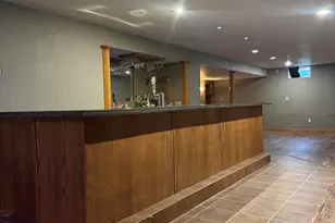 3231 E Lindy Ln, Oak Creek, WI 53154 - Photo 10