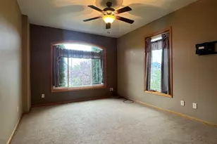 3231 E Lindy Ln, Oak Creek, WI 53154 - Photo 6