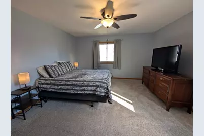 719  Lynne Dr, Waukesha, WI 53186 - Photo 20