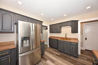 2411 N 54th St, Milwaukee, WI 53210 - Photo 10