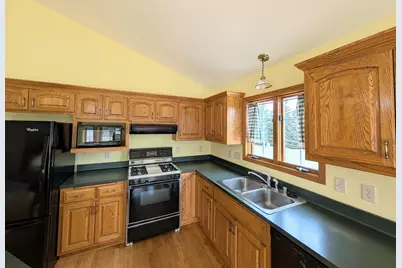 1001  Spring Waters Dr, Oconomowoc, WI 53066 - Photo 22