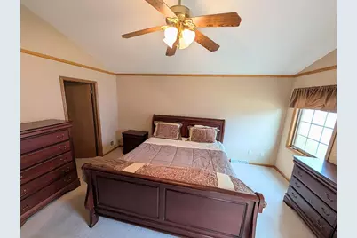 1001  Spring Waters Dr, Oconomowoc, WI 53066 - Photo 8