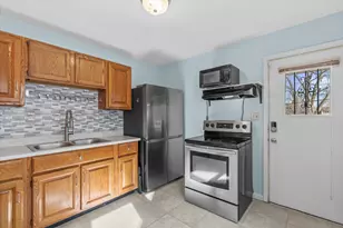 4864 N 21st St, Milwaukee, WI 53209 - Photo 6