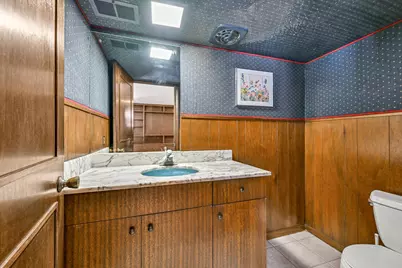 9001 N King Rd, Bayside, WI 53217 - Photo 32