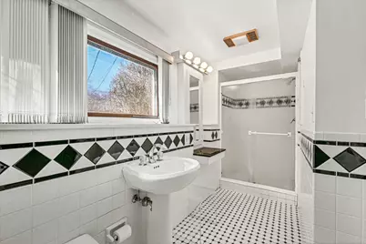 9001 N King Rd, Bayside, WI 53217 - Photo 30