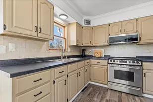 W189S7603 Circle Dr, Muskego, WI 53150 - Photo 4