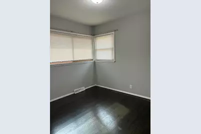 8528 W Arden Pl, Milwaukee, WI 53225 - Photo 8