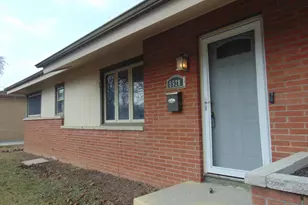 8528 W Arden Pl, Milwaukee, WI 53225 - Photo 2