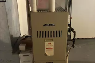 8528 W Arden Pl, Milwaukee, WI 53225 - Photo 14