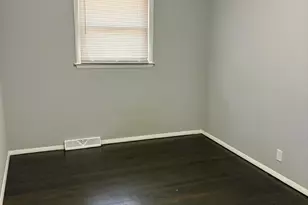 8528 W Arden Pl, Milwaukee, WI 53225 - Photo 12
