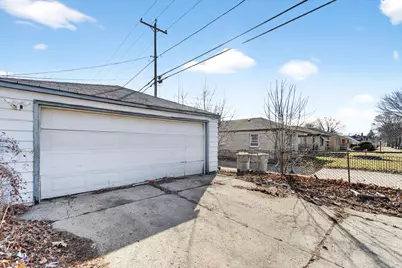 7031 W Villard Ave, Milwaukee, WI 53218 - Photo 16