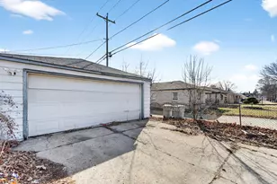 7031 W Villard Ave, Milwaukee, WI 53218 - Photo 16