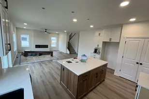 W149N11883 Red Holly Dr, Germantown, WI 53022 - Photo 6