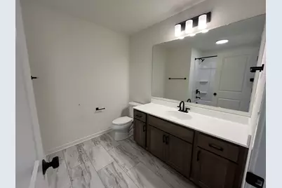 W149N11883  Red Holly Dr, Germantown, WI 53022 - Photo 12