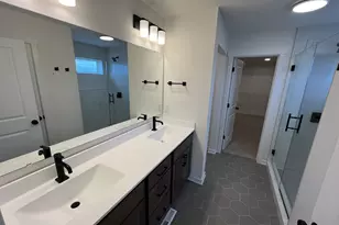 W149N11883 Red Holly Dr, Germantown, WI 53022 - Photo 8