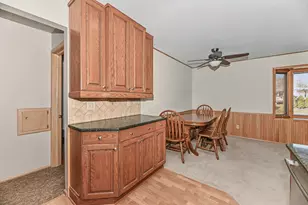 5400 Laura Ln, Greendale, WI 53129 - Photo 8