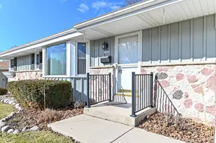 5400 Laura Ln, Greendale, WI 53129 - Photo 4